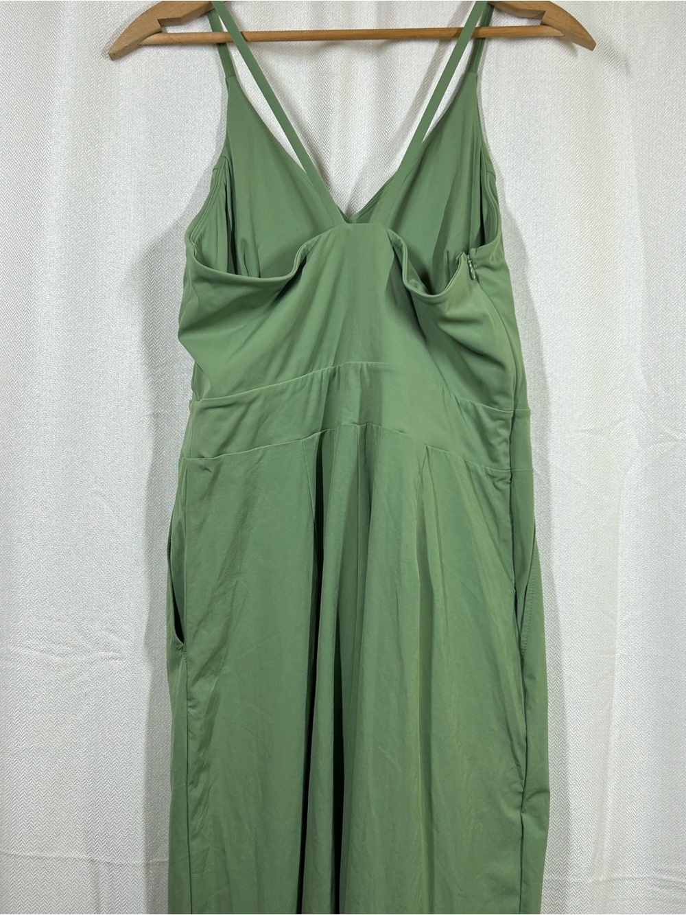 Halara Breezeful Jumpsuit Backless Pockets Wide Leg Sz Medium Resort Quick Dry - Picture 6 of 9